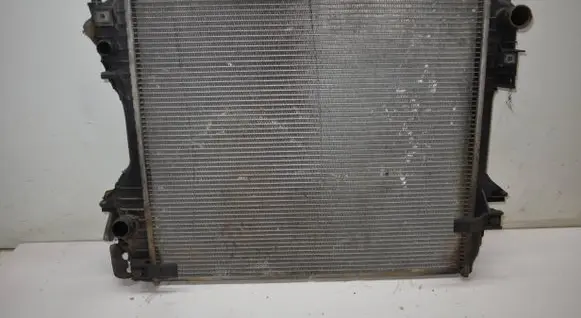 Jaguar XF X250 Coolant radiator 4R838005BF