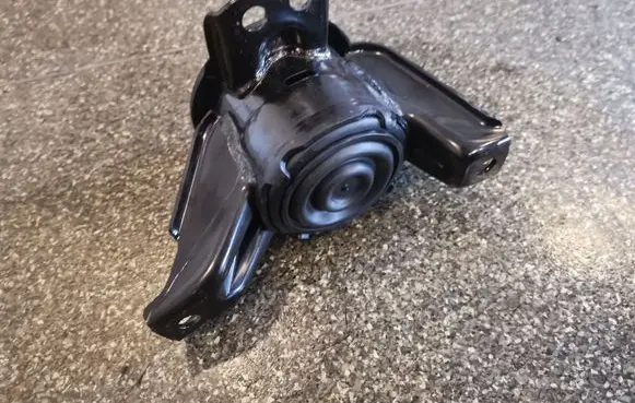 Hyundai Santa Fe Engine mount bracket 21824S1100