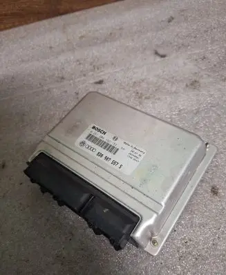 Audi A4 S4 B5 8D Engine control unit/module 8D0907557S 0261204182 16S5521