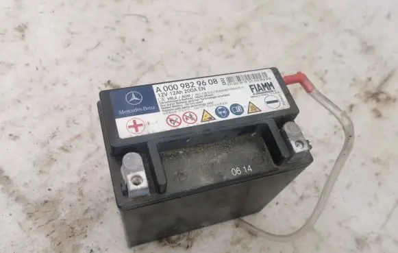 Mercedes-Benz B W246 W242 Car battery 0009829608 A0009829608 12V13AA200A
