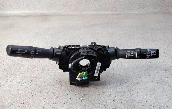 Wiper turn signal indicator stalk/switch