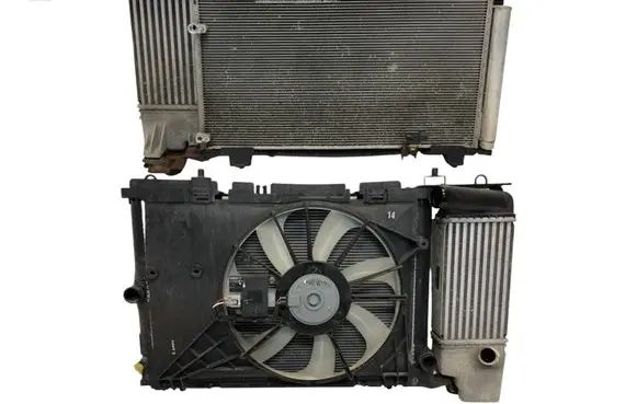 Toyota Auris 150 Radiator set 160400N140 16040-0N140 16363-0N020