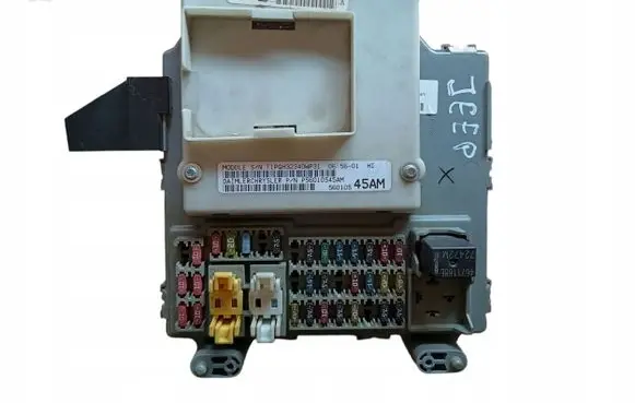 Jeep Grand Cherokee (WK) Relay mounting block P56010545AM