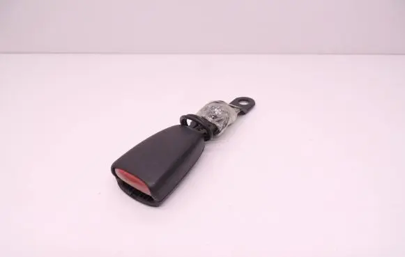 Volvo C70 Front seatbelt buckle D81