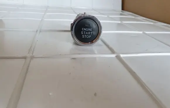 Toyota Corolla Verso AR10 Engine start stop button switch 15A710 6842D57B