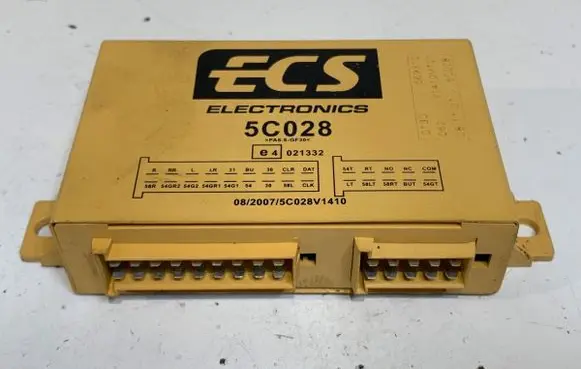 Mitsubishi Lancer VIII Tow bar trailer control unit/module ECS5C028