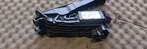 Volkswagen Golf V Accelerator throttle pedal 1K1721503P