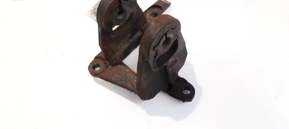 Lancia Phedra Engine mounting bracket