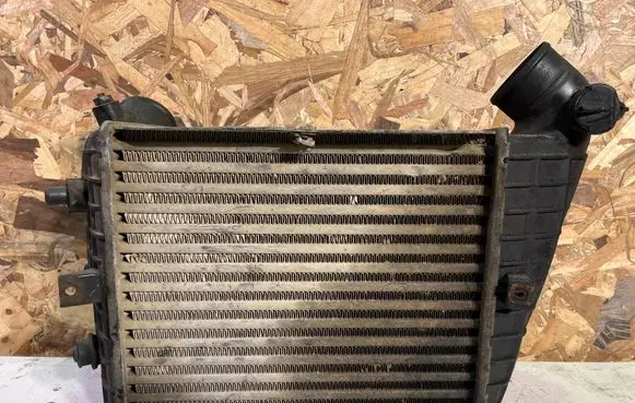 Audi A6 S6 C4 4A Intercooler air channel guide 4A0145805K