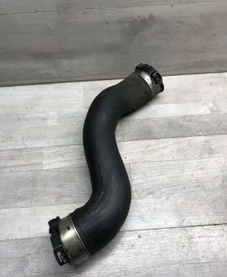 Mercedes-Benz C W204 Intercooler hose/pipe A2045282182 3127DB33 625133DE