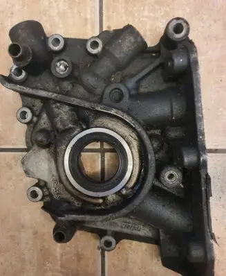 Ford Focus Oil pump 98MM6604AD