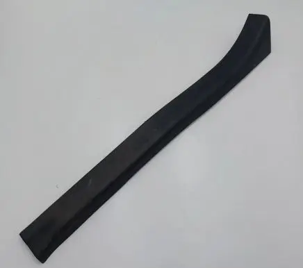 Nissan Leaf II (ZE1) Front sill trim cover 769B43NL0A