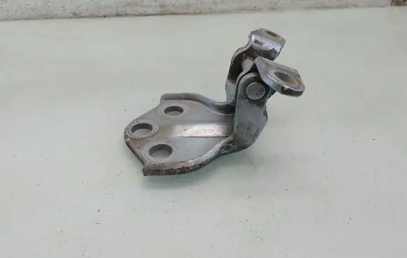 SsangYong Rexton I Front door lower hinge 