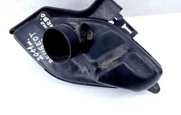 Intake resonator