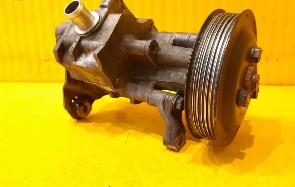 BMW X5 F15 Power steering pump 6867161