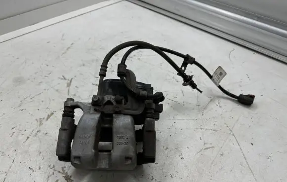 Tesla Model 3 Rear brake caliper 104462400H 109848300F MND20290PE1732
