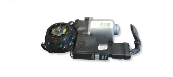 Nissan Primera Front door window regulator motor 0713