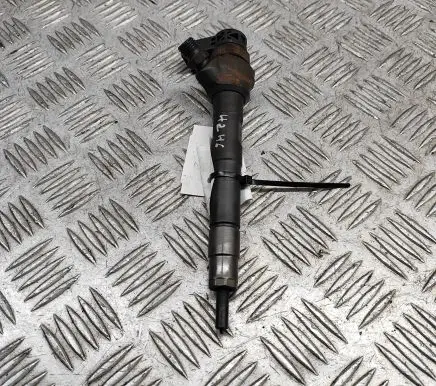 Volkswagen Golf VII Fuel injector 04L130277E 0445110475