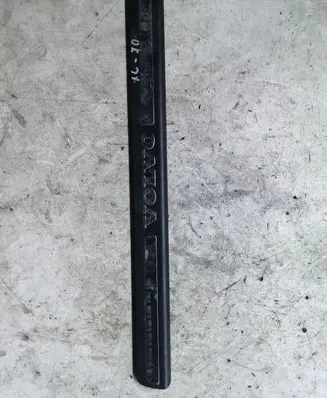 Volvo XC70 Front sill trim cover 8659960