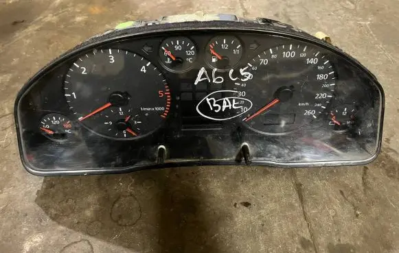 Audi A6 S6 C5 4B Speedometer (instrument cluster) 4B0919860E 110008888001