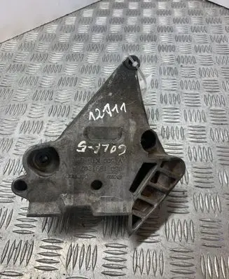 Volkswagen Golf V Engine mounting bracket 03G199207A