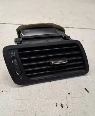 Volkswagen PASSAT B6 Dashboard side air vent grill/cover trim 3C1819702E 05704001