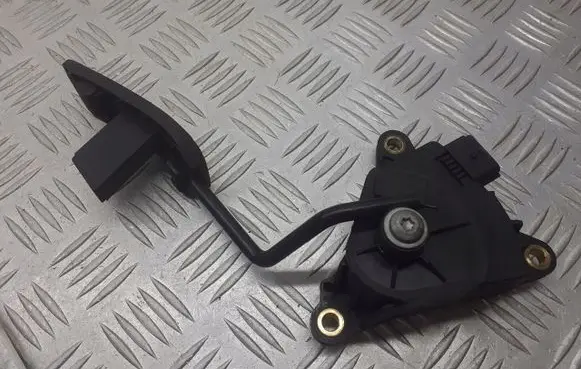 Nissan Micra Accelerator pedal position sensor 18002AX70B