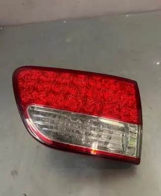 Tailgate rear/tail lights