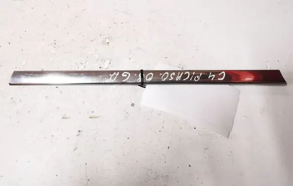 Citroen C4 I Picasso Rear side glass trim B585