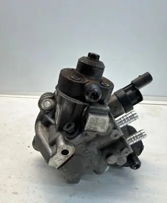 BMW 5 F10 F11 Fuel injection high pressure pump 7800123 0445010617 0928400691