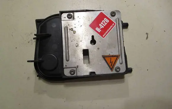 Volkswagen PASSAT B6 Headlight ballast module Xenon 3C0941607E
