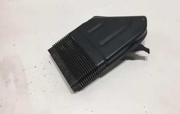 Audi A4 S4 B6 8E 8H Air intake duct part 8E0129617
