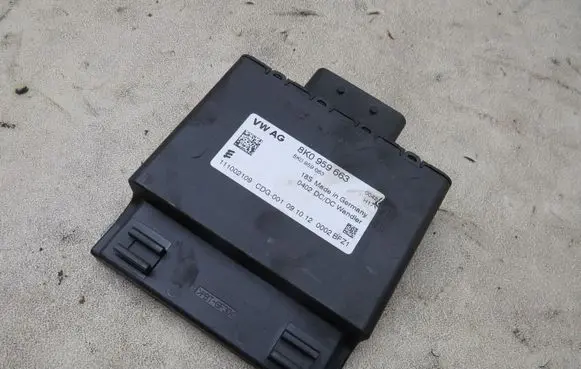 Audi A4 S4 B8 8K Voltage converter/converter module GMAUTO4574097
