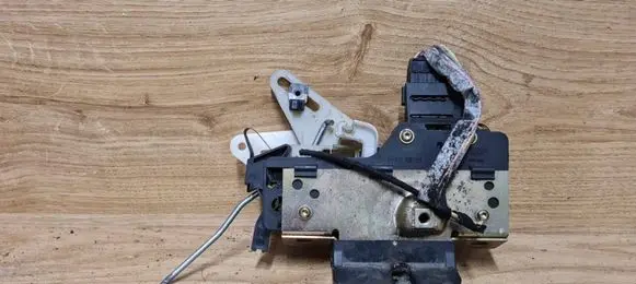Volvo XC70 Tailgate/trunk/boot lock/catch/latch 9187990