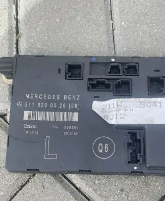 Mercedes-Benz E W211 Door control unit/module 2118200326
