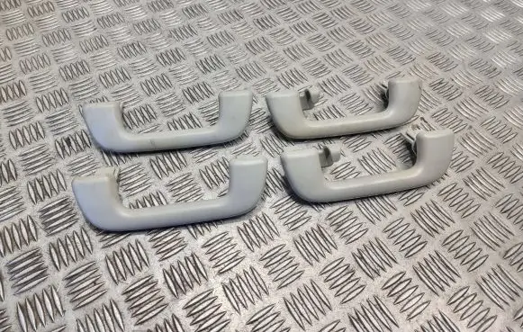 Toyota Avensis T250 A set of handles for the ceiling 
