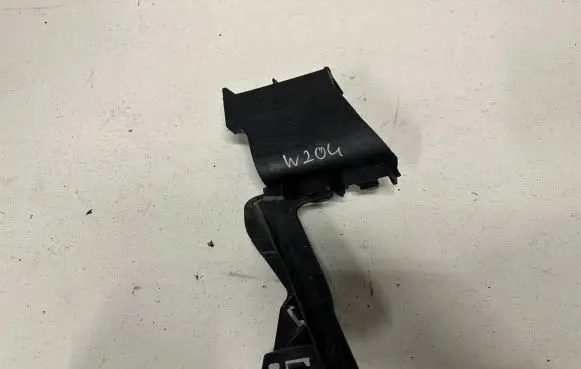 Mercedes-Benz E C207 W207 Front bumper mounting bracket A2048850016