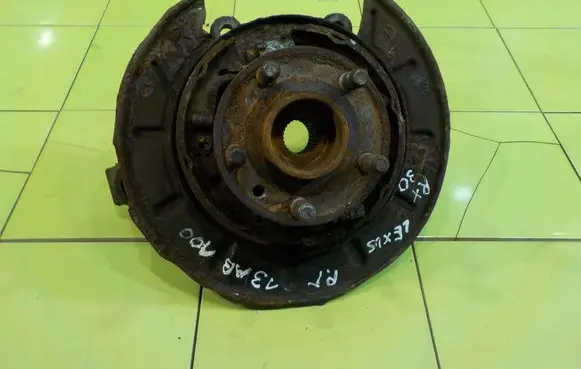 Lexus RX 300 Front wheel hub spindle knuckle 