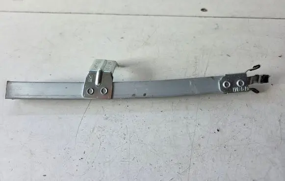 Nissan Juke II F16 Rear door windshield rail 