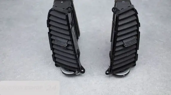 Hyundai Santa Fe Dash center air vent grill 974202B900