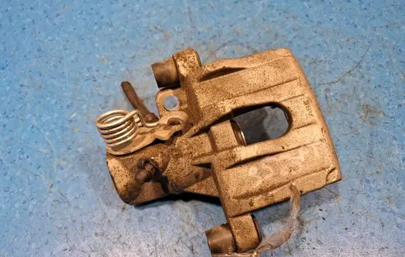 Ford Focus C-MAX Rear brake caliper