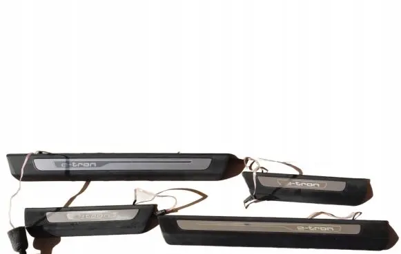 Audi Q7 4M sill trim set (inner) 