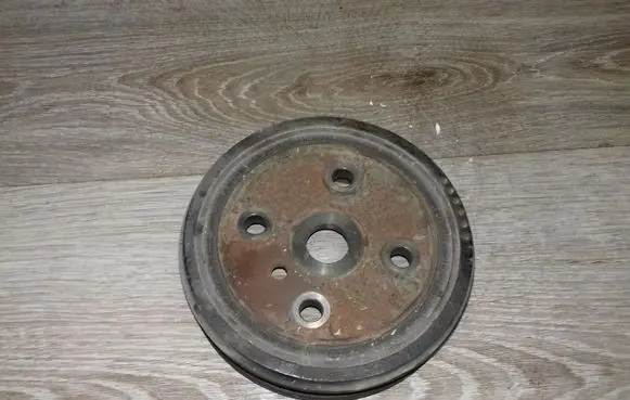Volvo V70 Crankshaft pulley 30637335