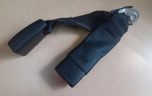 Mazda CX-7 Rear seatbelt buckle G2285