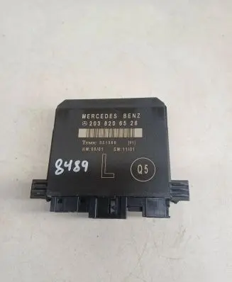 Mercedes-Benz C W203 Door control unit/module 2038206526 351369