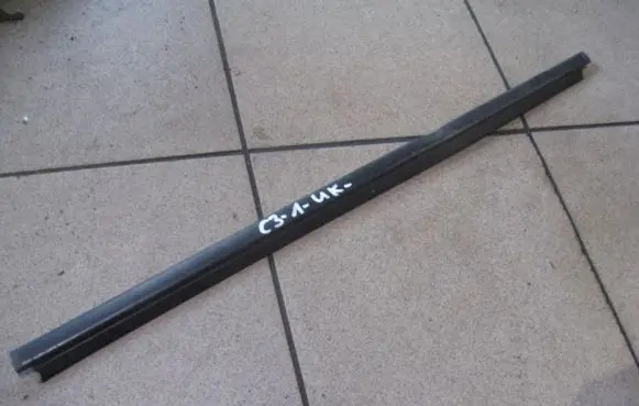 Citroen C3 Rubber seal rear door window/glass 