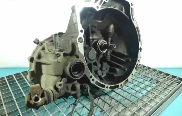 Manual 5 speed gearbox