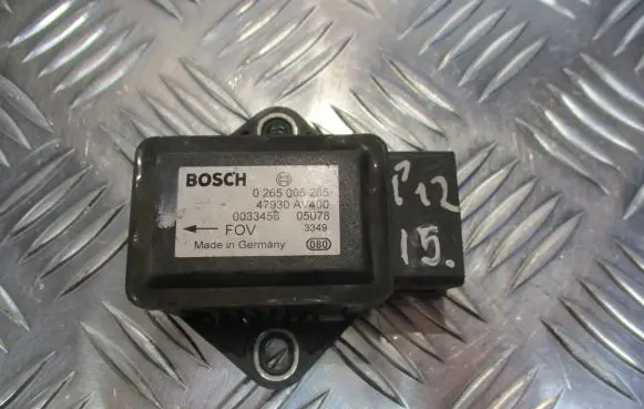 Nissan Primera ESP (stability system) control unit 47930AV400
