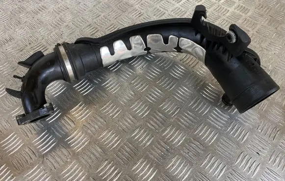 Ford Focus Intercooler hose/pipe BV619C623DD S9E0B 1071621S03