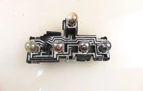 Volkswagen PASSAT B5.5 Tail light bulb cover holder 3B9945258B
